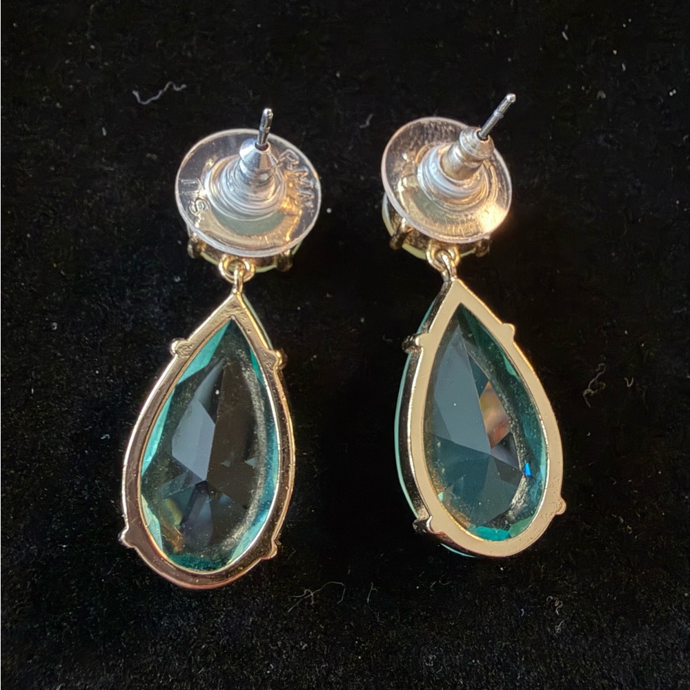 Vintage Lucite Drop Earrings UV Reactive. - Picture 7 of 9
